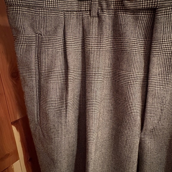 Cerruti Classic Prince of Wales Check (Glen Plaid) B & W Double-Breasted Suit - Picture 8 of 10